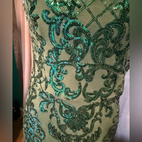 Blondie Nites Emerald Sequin Dress - Picture 4 of 10